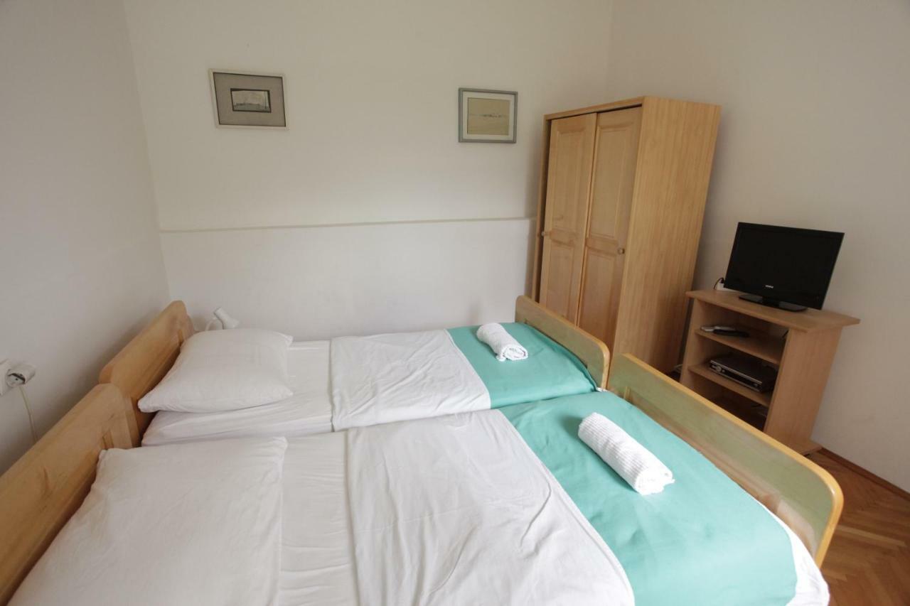 Guest House Balazevic ノヴィ・ヴィノドロスキー エクステリア 写真